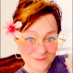 Meet your Posher, Rebecca